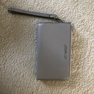 Michael Kors Wallet / Clutch